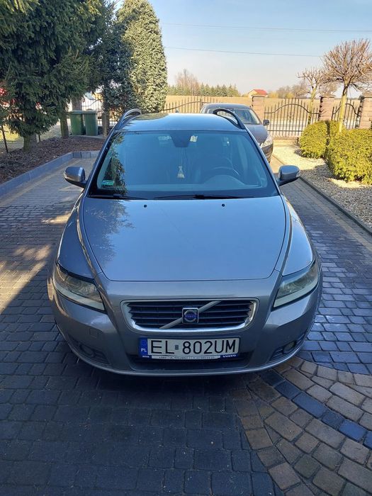 Volvo V50 Sprzedam  volvo v50 1.6 110km. Auto w ciągłej eksploatacji.