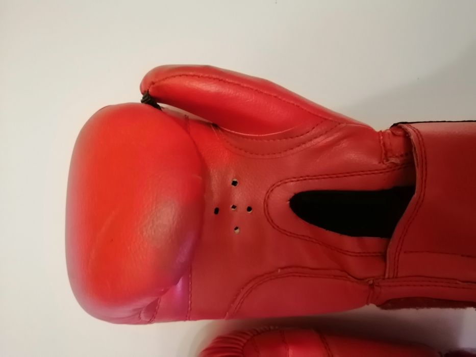 Перчатки боксерские.