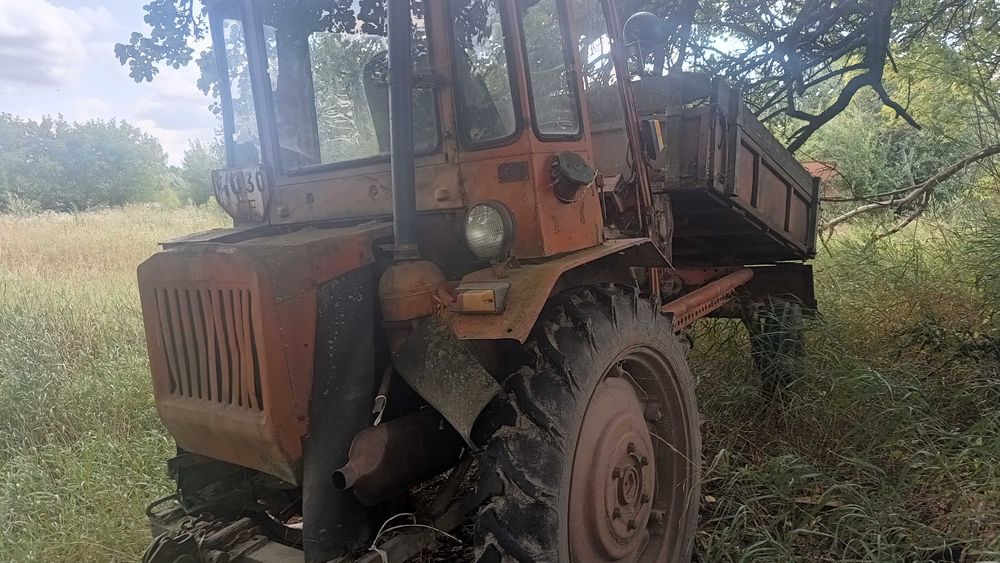 Продам трактор  Т16