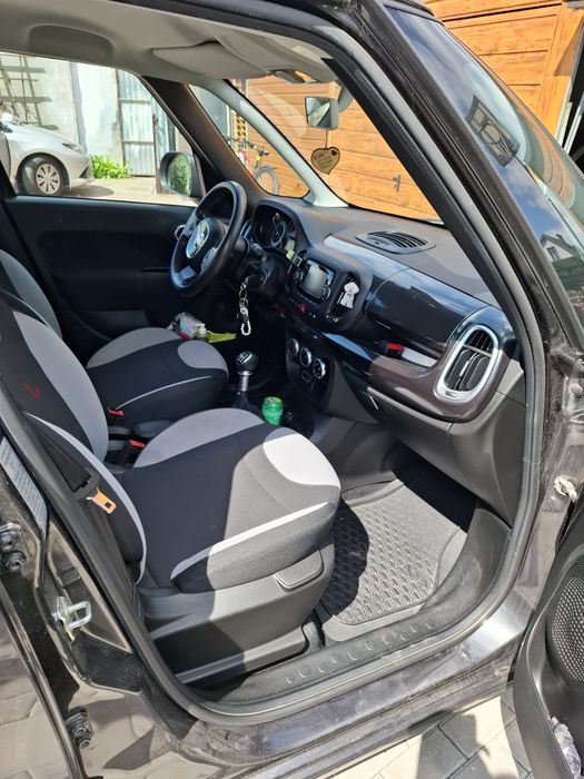 Fiata 500l 1.4 120km z małym przebiegiem