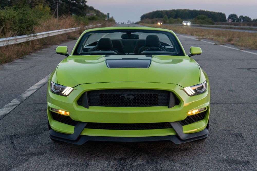 Аренда авто Мустанг кабриолет и Камаро на фотосессию свадьбу съемку!