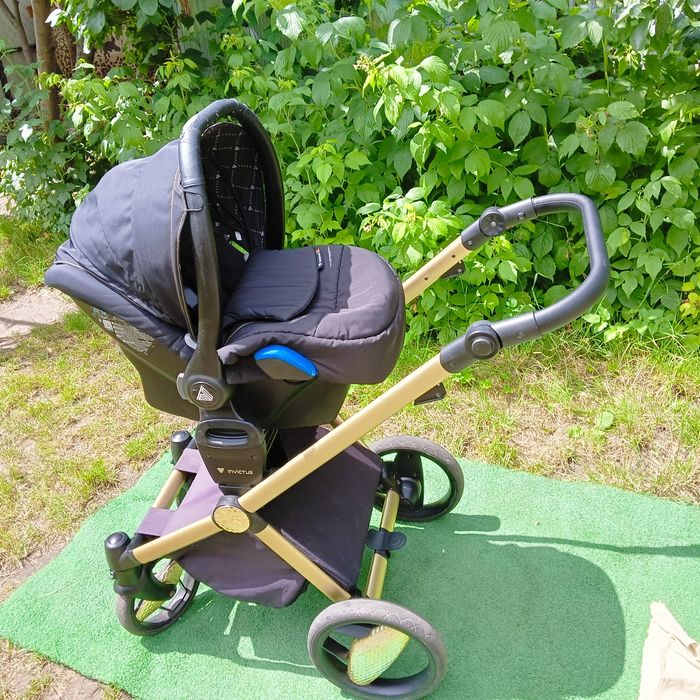 Wózek invictus 3 w 1 + isofix czarno-złoty