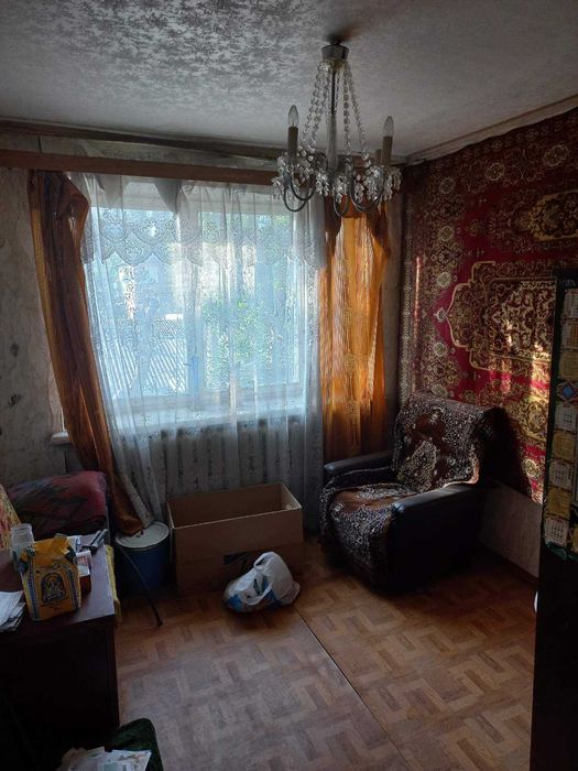 Продам  3к кв , гараж в Мерефе, ул. Сикорского,7,Гастелло Є-відновленн