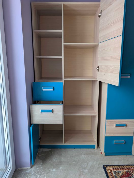 Komplet mebli dziecięcych - szafa, regał, komoda, słupek