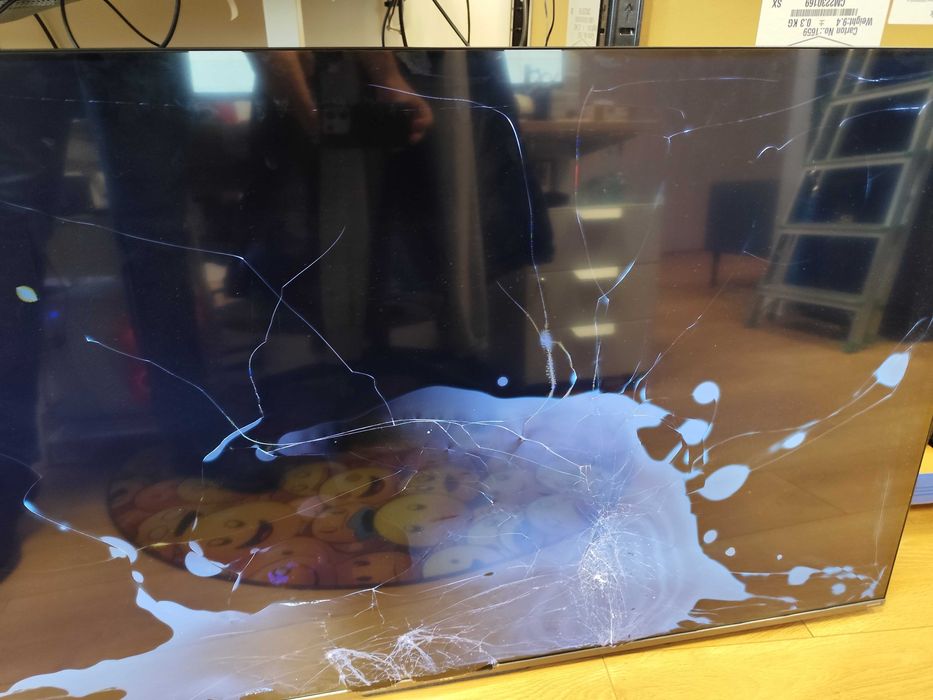 Uszkodzony Telewizor TCL 55" + 2 Piloty