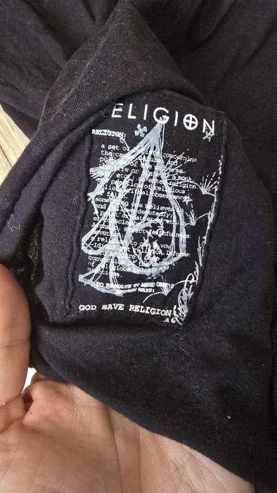 Продам футболку Religion