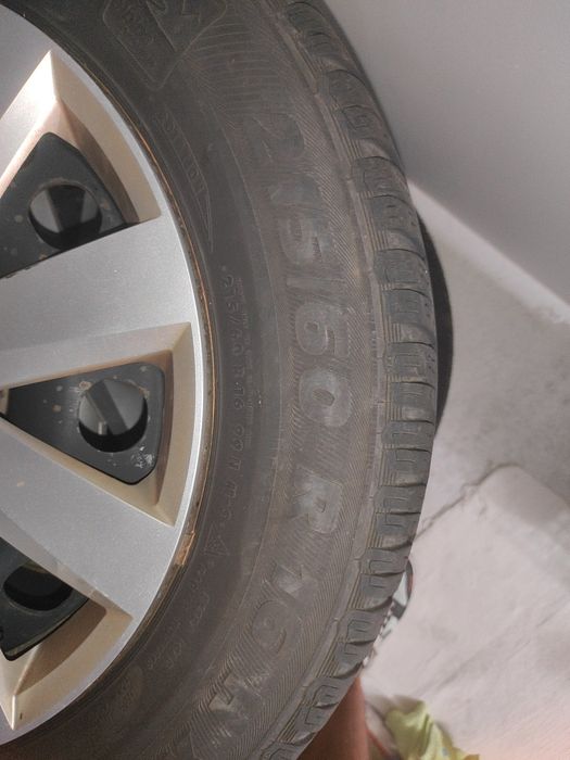 Conjunto de jantes Volkswagen 16 + pneus semperit quase novo