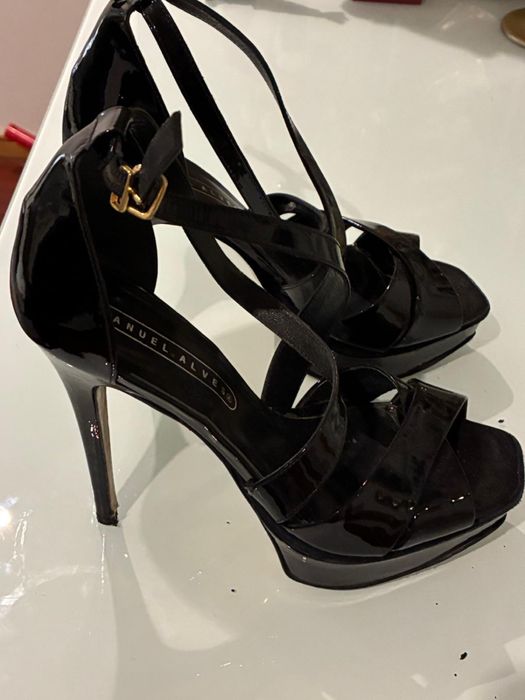 Sandálias pretas de salto – Manuel Alves