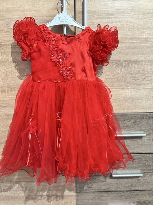 Нарядна святкова сукня