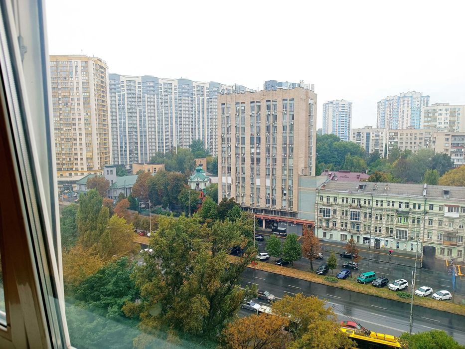 Продається квартира. М ДЕМІЇВСЬКА