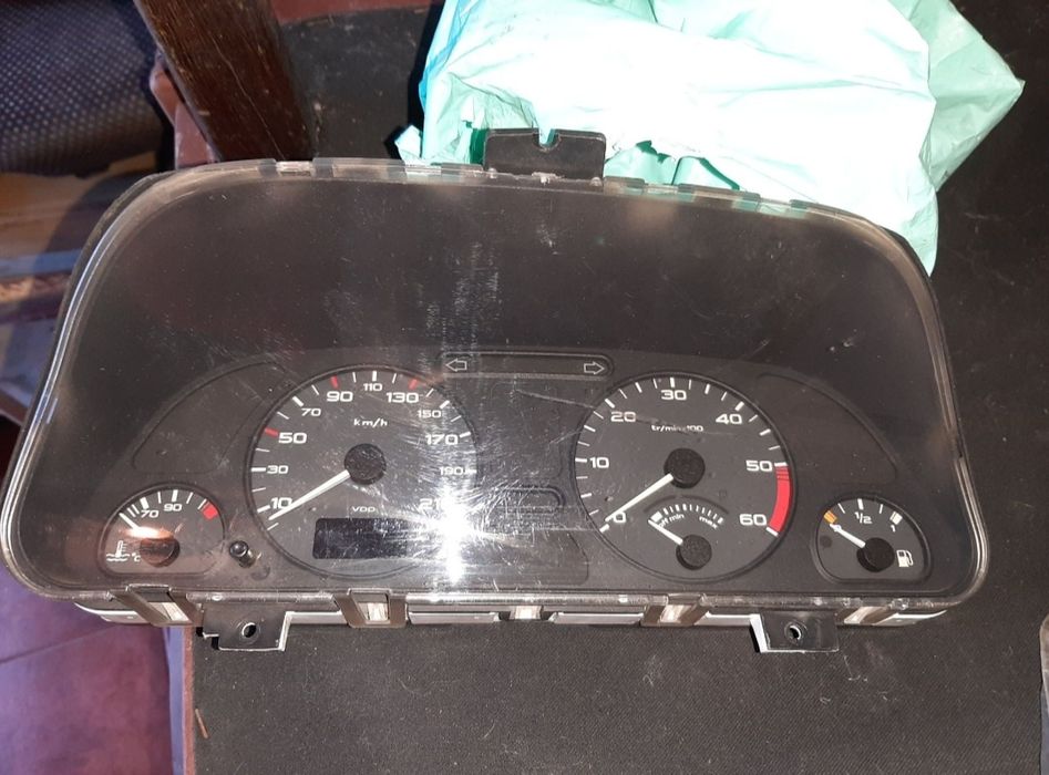 Skoda fabia para peças e quadrant peugeot 306 2.0 hdi e 1.9td