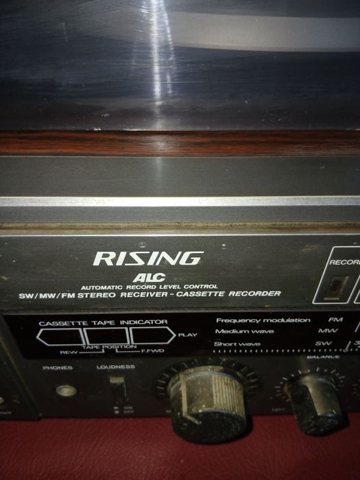 Gira discos Rising com cassetes