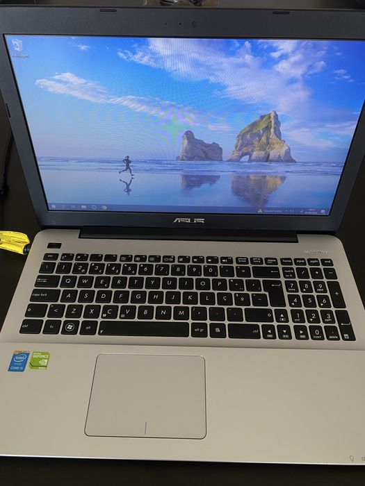 Portátil ASUS i5