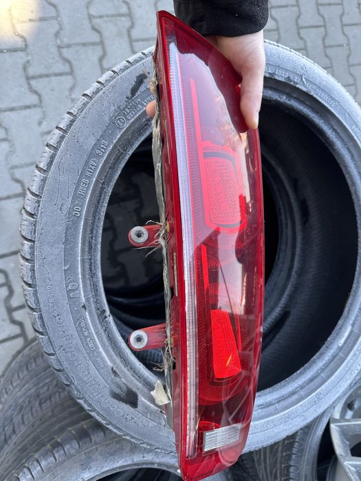 Lampa prawa tył audi r8 420