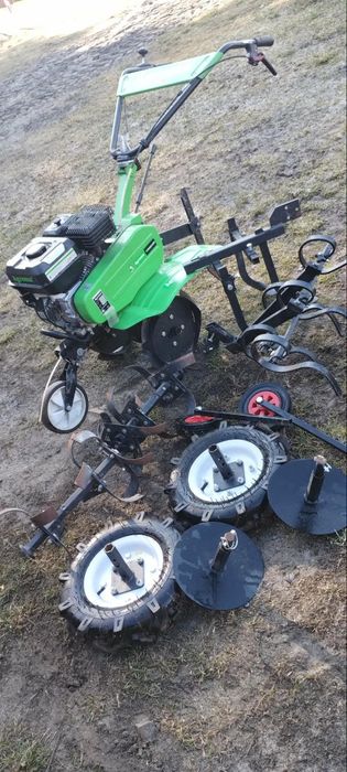 Glebogeyzałka spalinowa AGROMA