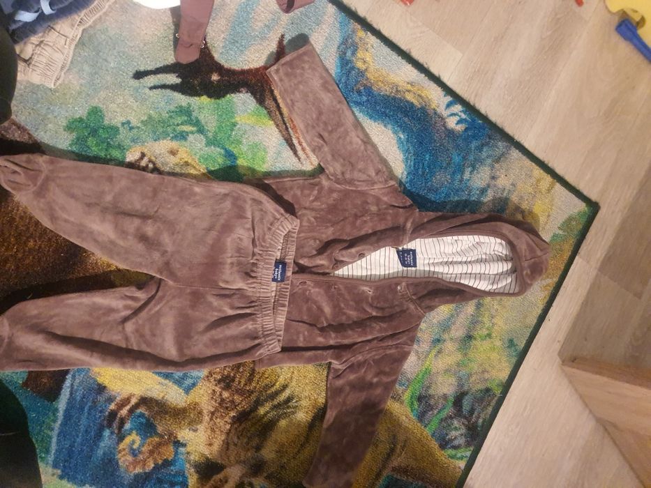 Bluza i spodenki komplet zamszowy 6-9 mcy