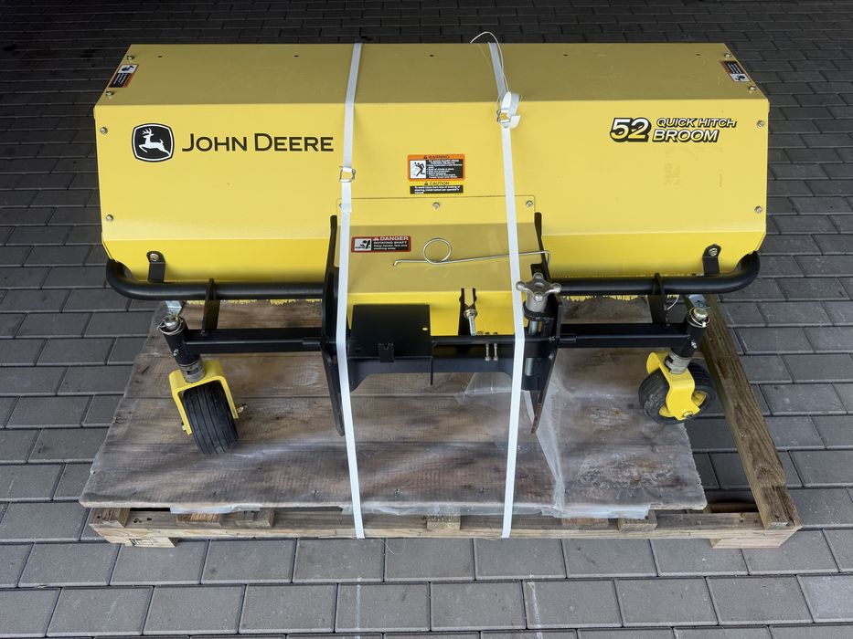 Szczotka zamiatająca John Deere 52” Quick Hitch – NOWA, nieużywana