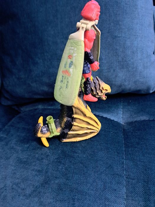 Figurka Action Falcon/Galoob Red Dread Wing 5 z 1995r.
