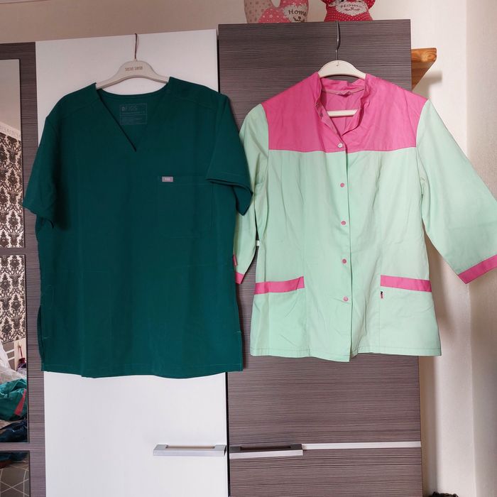 Халати,костюми медичні бу ( стан відмінний)