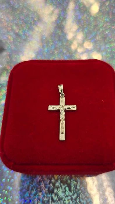 585 Cudny złoty Krzyżyk