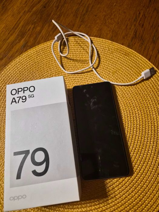 Oppo A79 5G.