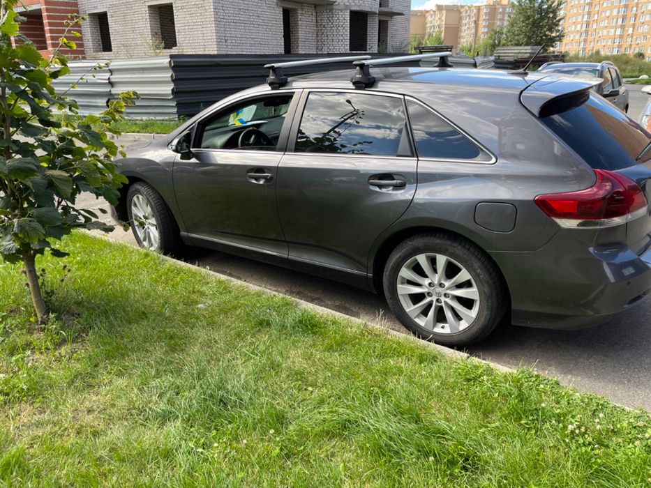 б.у. поперечины Toyota і Lexus багажник как THULE