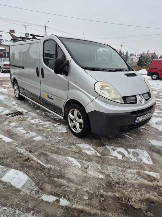 Renault Trafic long 2,5 dCi 150KM klima automat