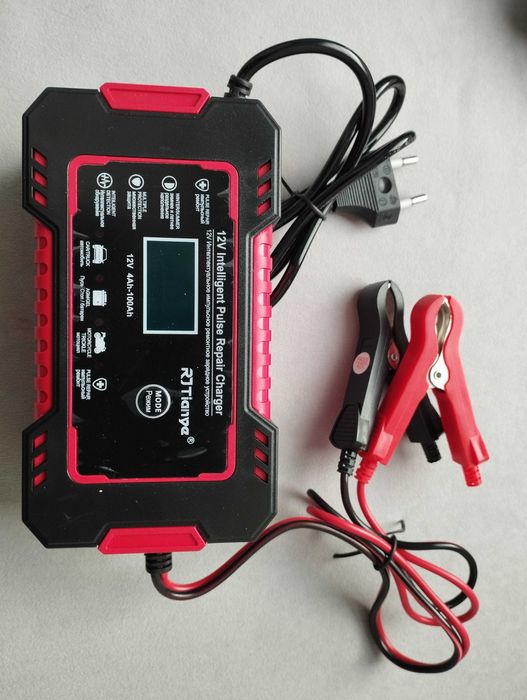 Зарядний пристрій для автомобільного акумулятора.