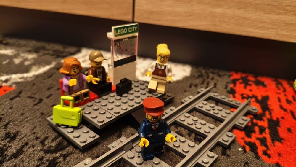 LEGO City 60197 - Pociąg pasażerski (Zestaw złożony)