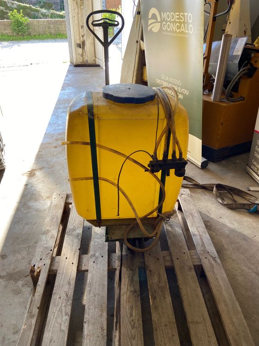 Pulverizador frontal para ervicida