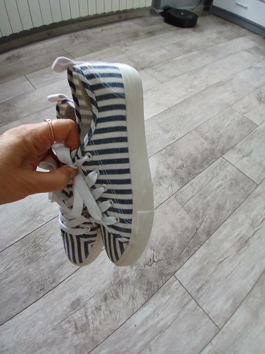 Buty sneakersy halówki trampki 37