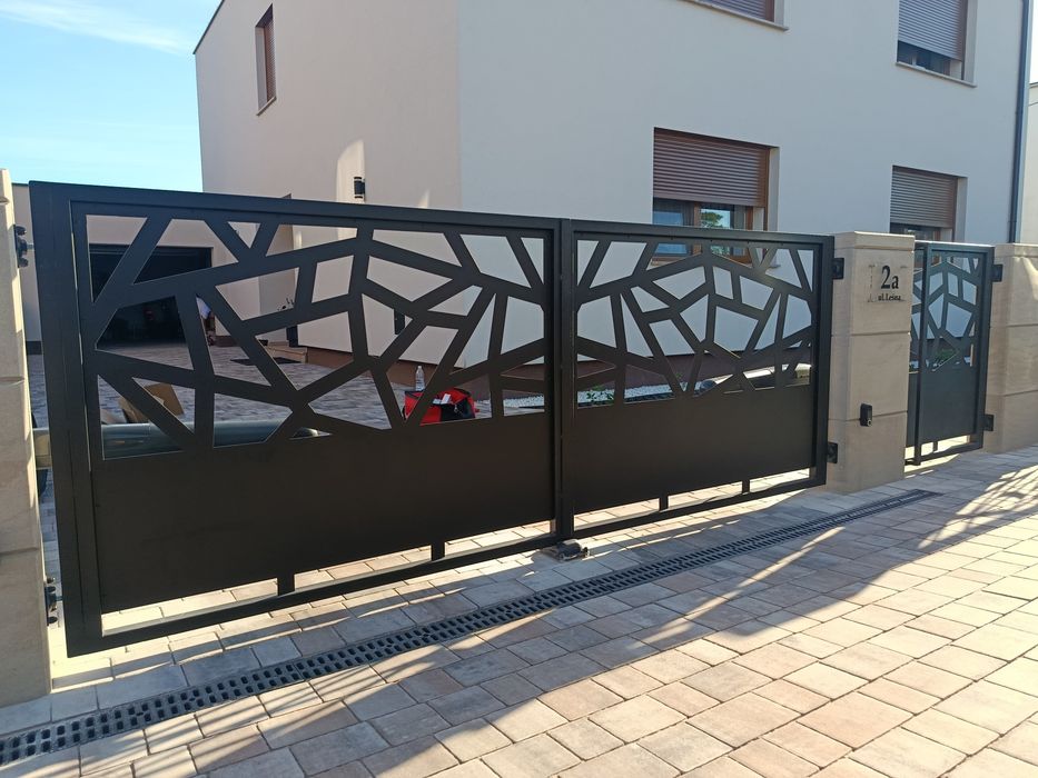 Ogrodzenia palisada- wypalane CNC- schody -zadaszenia