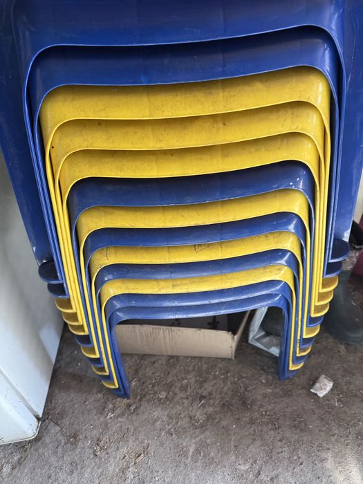 Продам отаких 8 стульчиків у наявності