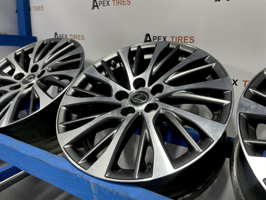 Продам комплект оригінальних дисків Lexus 5/114.3 R18 9j et45