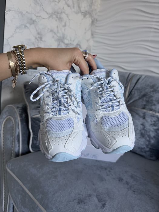 Кроссовки люкс бренд тренд 2025