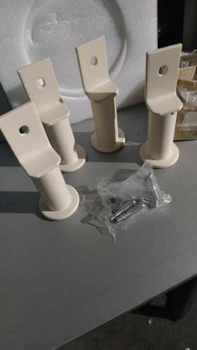 Sultan suportes  IKEA tenho (6) caixas  com 4  10€