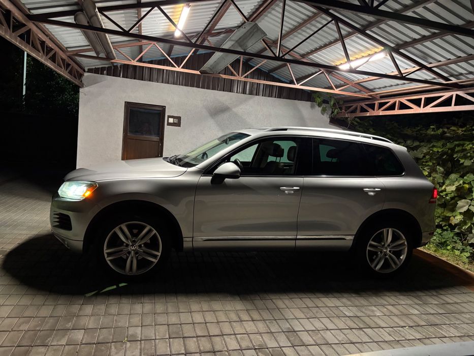 Volkswagen Touareg NF 2013 3.6 Бензин Канада