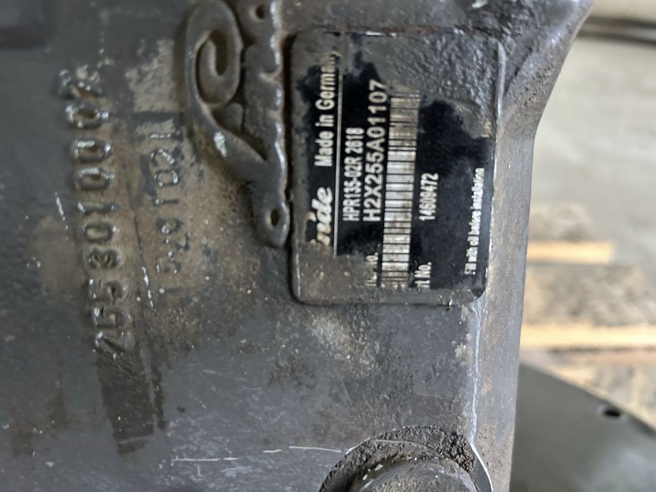 Pompa do koparki volvo EW140C