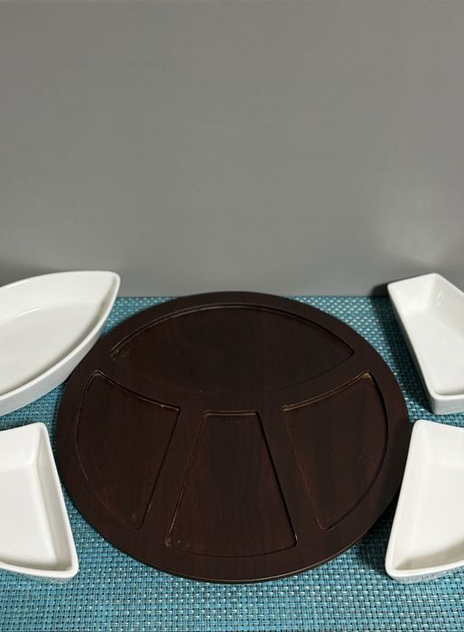 Менажниця на деревяній підставці.31см.