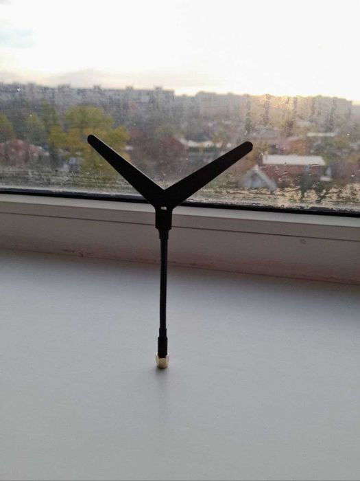 Антена 1.2GHz Y-подібна дипольна (1100-1300 МГц) SMA