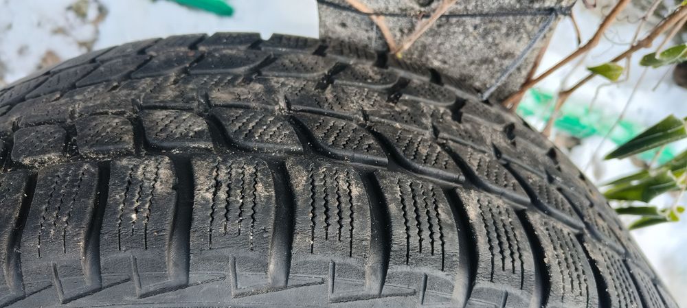 Opony zimowe Bridgestone 225/65/17