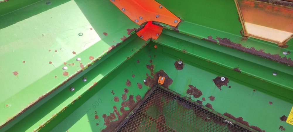 Sprzedam rozsiewacz nawozów amazone  za-m 2700