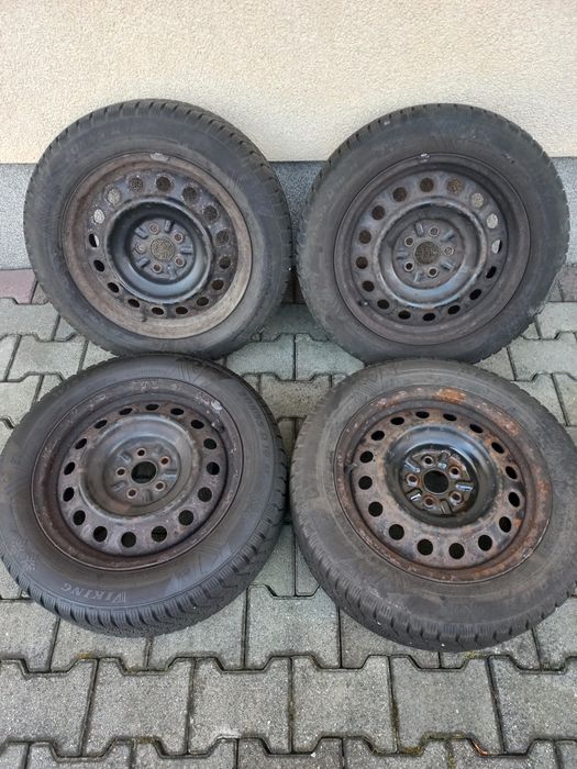 Felgi 16" Toyota plus opony zimowe 205/55R16