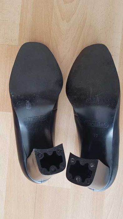 skórzane buty na obcasie r.37