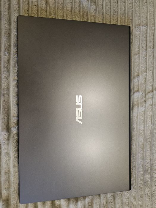 Laptop ASUS 15 cali – Szybki SSD – Do nauki i pracy – Stan BDB!