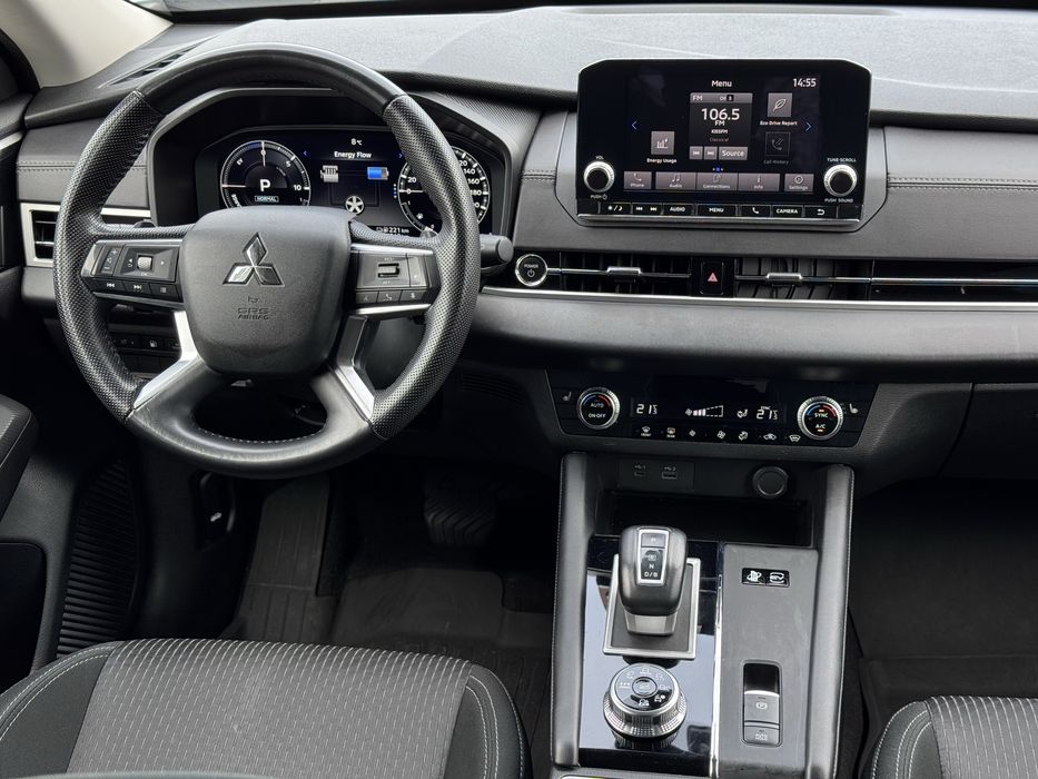 Mitsubishi Outlander EV, 2023 року, 2.4 плагін-гібрид автомат 4wd 34км