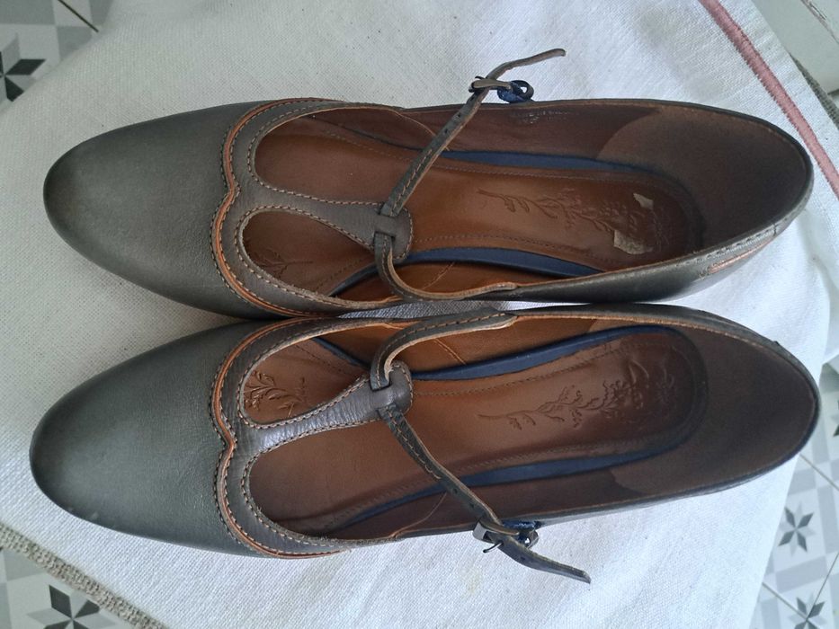 Buty Clarks szare r 39