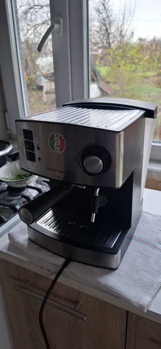 Еспресо кавоварка Grunhelm GEC15