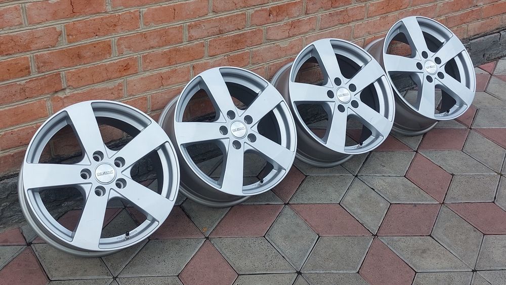 Диски Dezent R17 5x114,3 ET40 J7,0 ЦО: 71,6 мм Renault Toyota Lexus Honda Mazda Hyundai KIA Mitsubishi Nissan Jeep