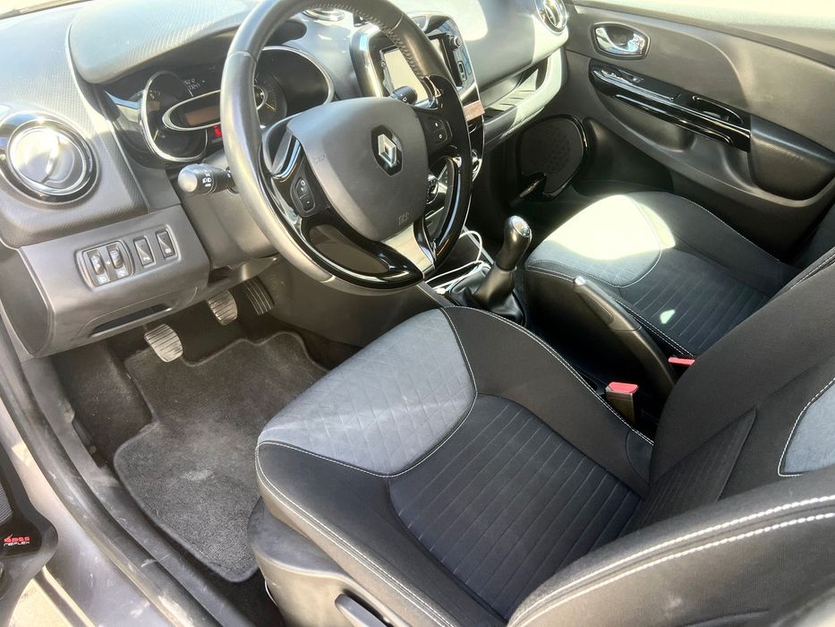 Renault Clio — fotografia 11